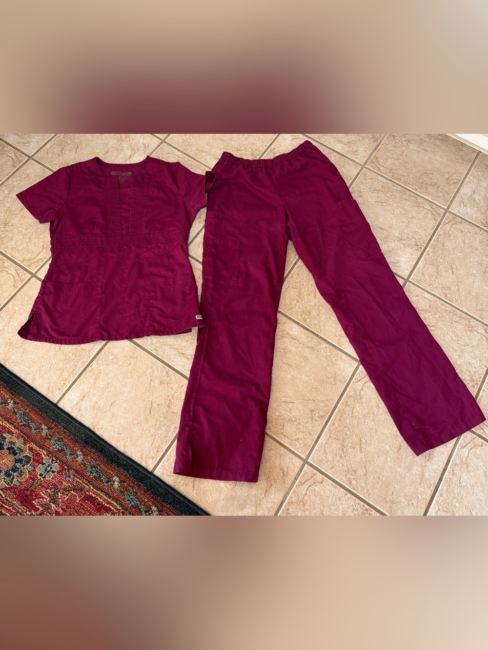Grey’s Anatomy Women’s Scrub 2 Piece Set XS Burgundy Top & Pants